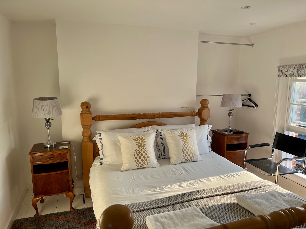3 Bedroom Cottage, Aldeburgh, Aldeburgh Suffolk, interior photo 6 of 10