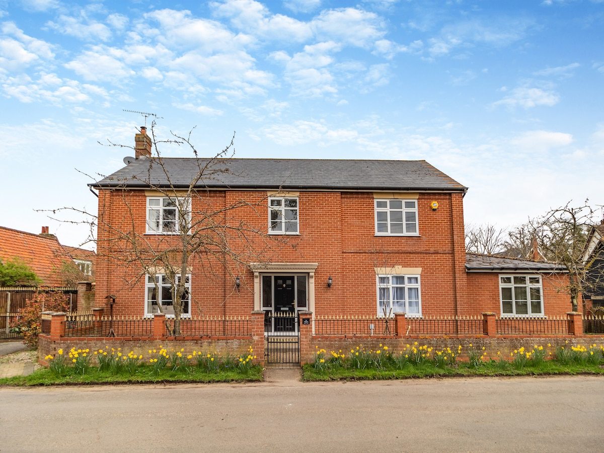 6 Bedroom House, Barham in Barham, Suffolk, 6-bedroom furnished accommodation near Sizewell