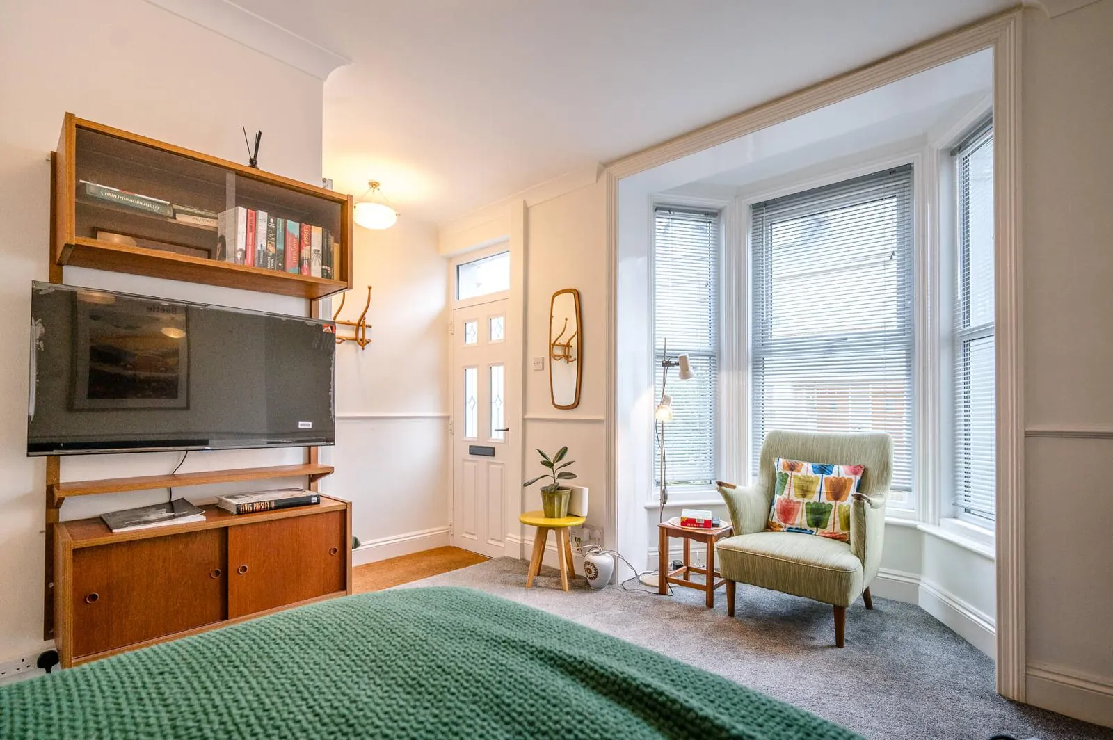 Trendy 3 Bedroom Saxmundham Apartment, Saxmundham Suffolk, interior photo 2 of 8