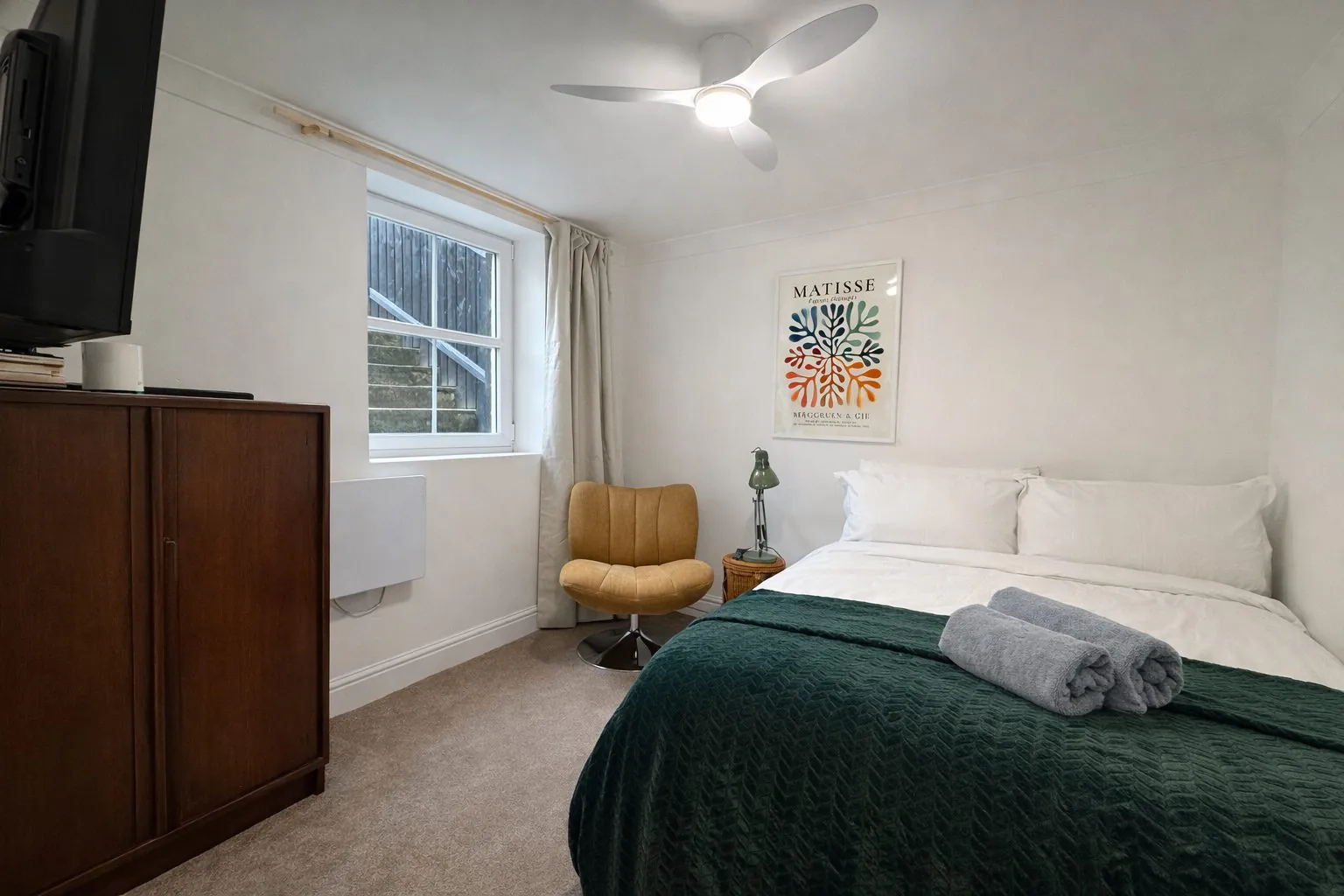 Saxmundham 2 Bedroom Flat, Saxmundham Suffolk, interior photo 3 of 8