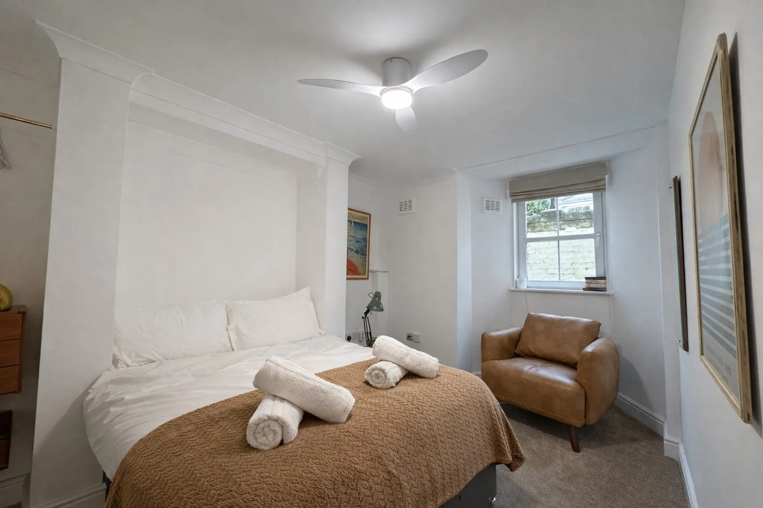 Saxmundham 2 Bedroom Flat, Saxmundham Suffolk, interior photo 5 of 8