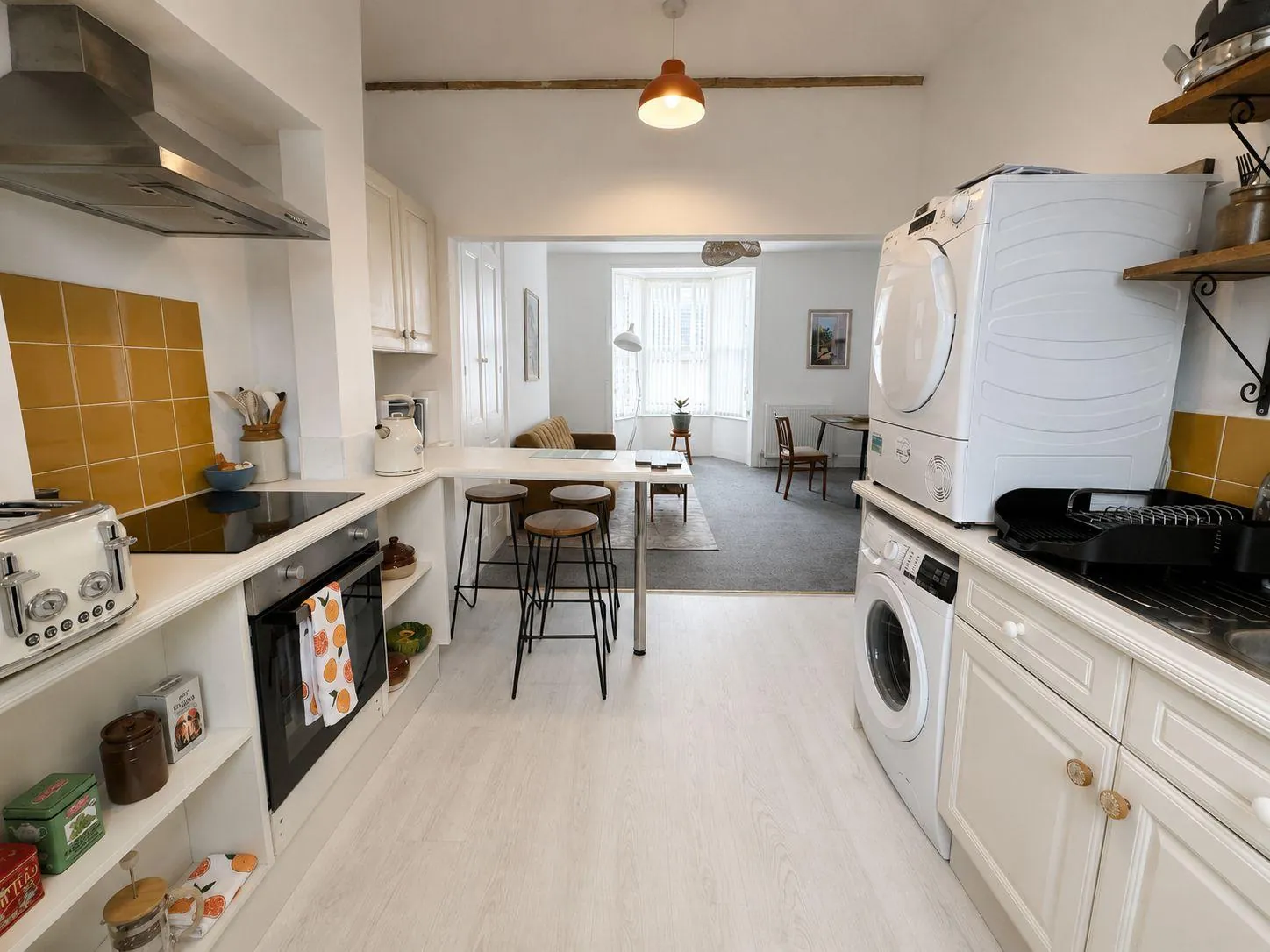 Bright 3 Bedroom Saxmundham Townhouse Flat, Saxmundham Suffolk, interior photo 7 of 18
